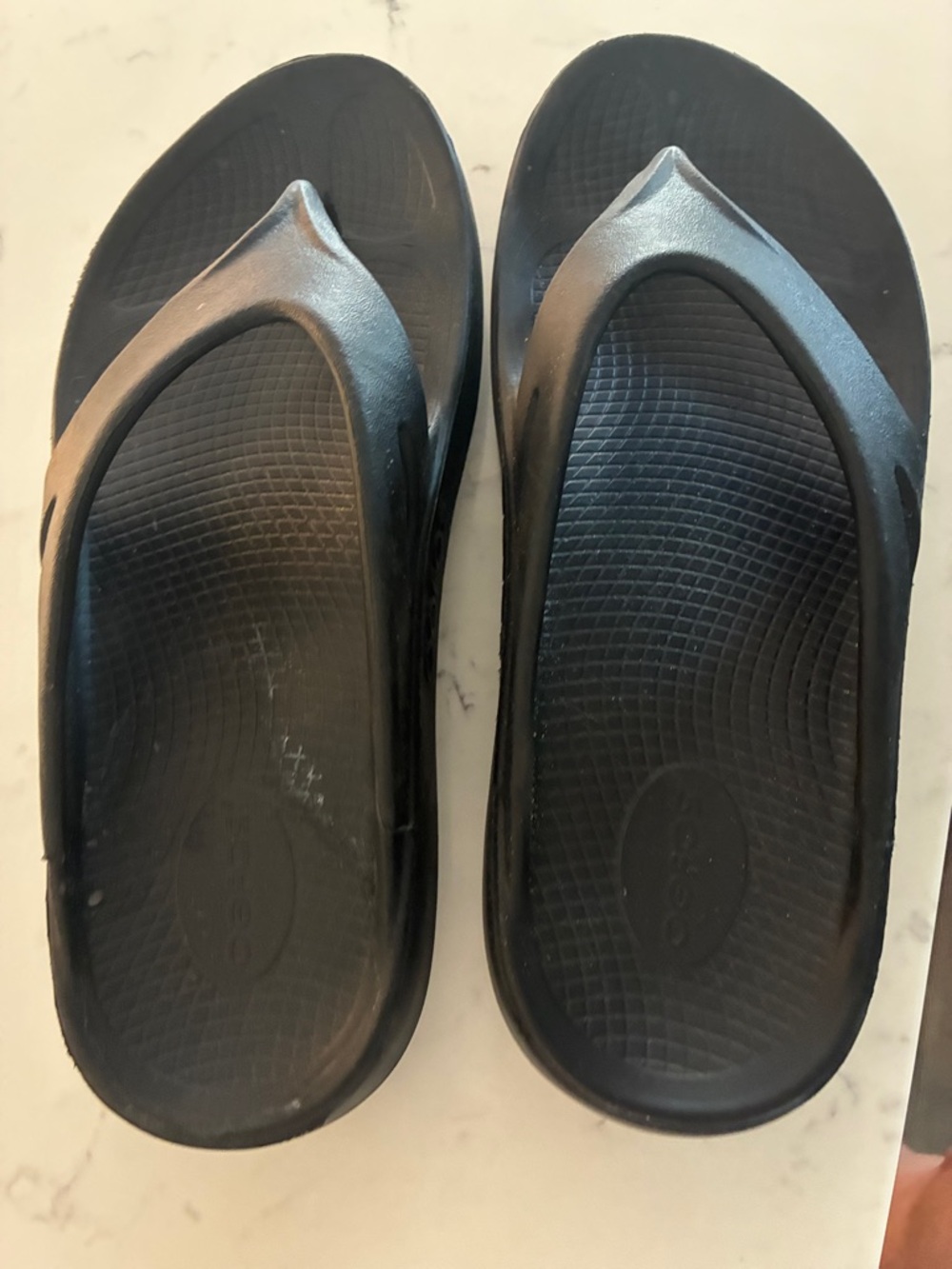 OOFOS Black Recovery Slide Sandals